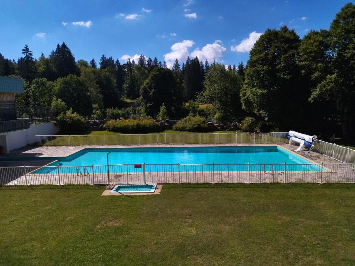 Studio Le Lacuzon Avec Piscine Et Tennis Exterieurs Les Rousses Exterior photo